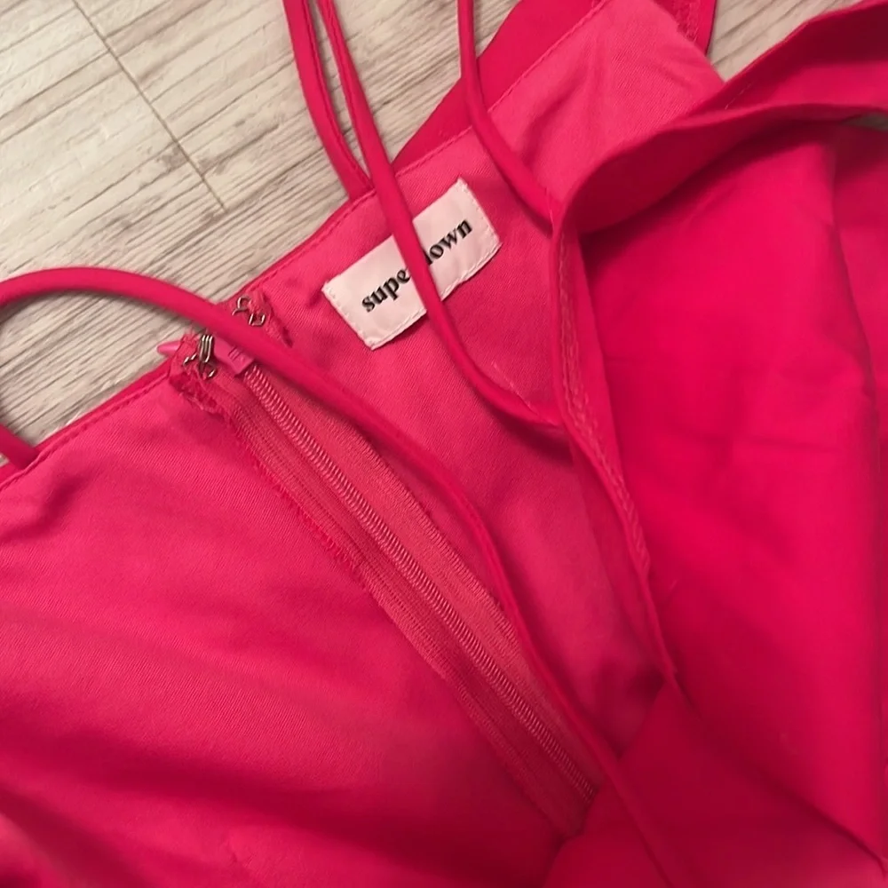 NWT superdown Violette Bardot Midi Dress in Hot Pink Medium